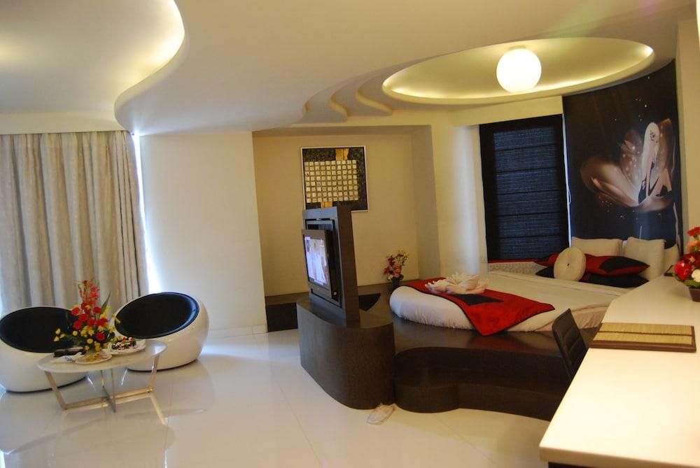 Barsana Hotel & Resort Siliguri Eksteriør billede